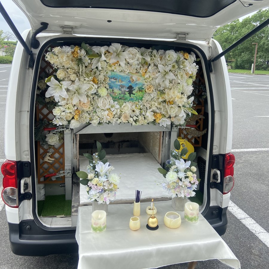 ペット専用火葬車の祭壇